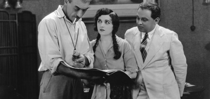 Elokuvaohjaaja Stiller ja Greta Garbo sekä miespääosan esittäjä elokuvan kuvauksissa.