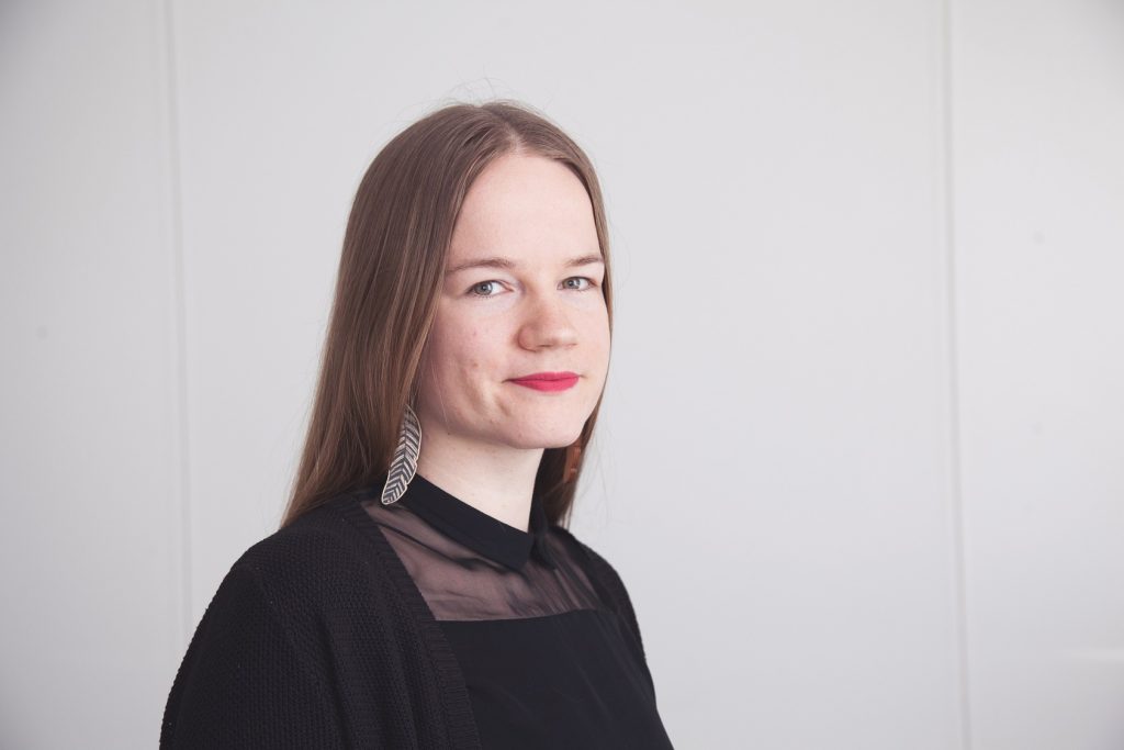 Kuvassa on Heta Hölttä